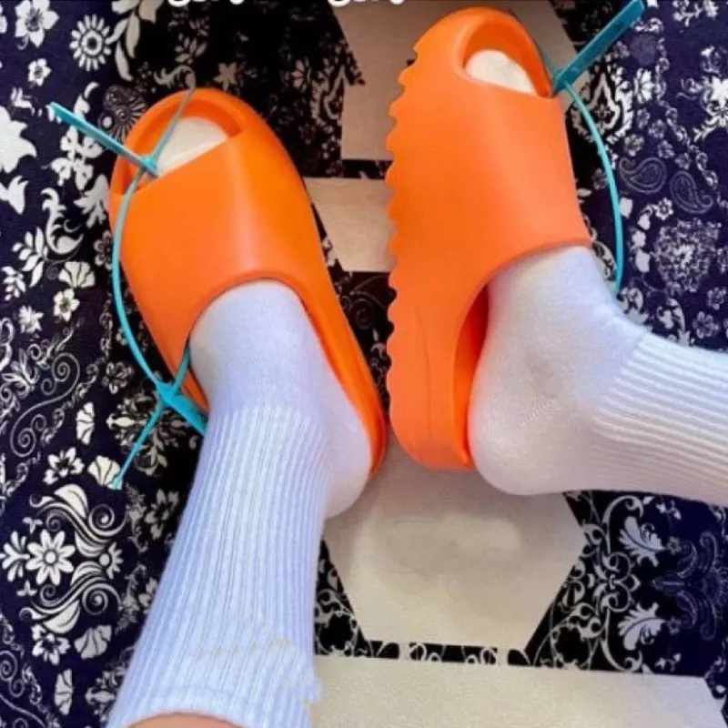 2024 Summer and spring foam unisex pillow slippers slides flip flops cloud slides