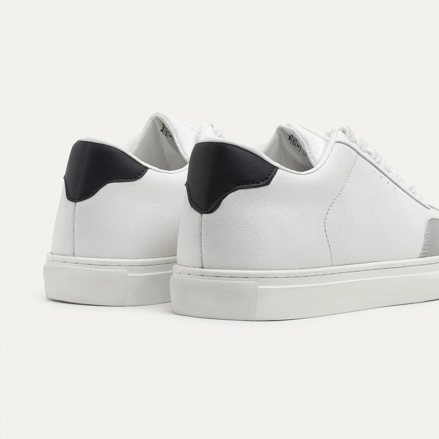 Clack Urban Escape Sneakers - White